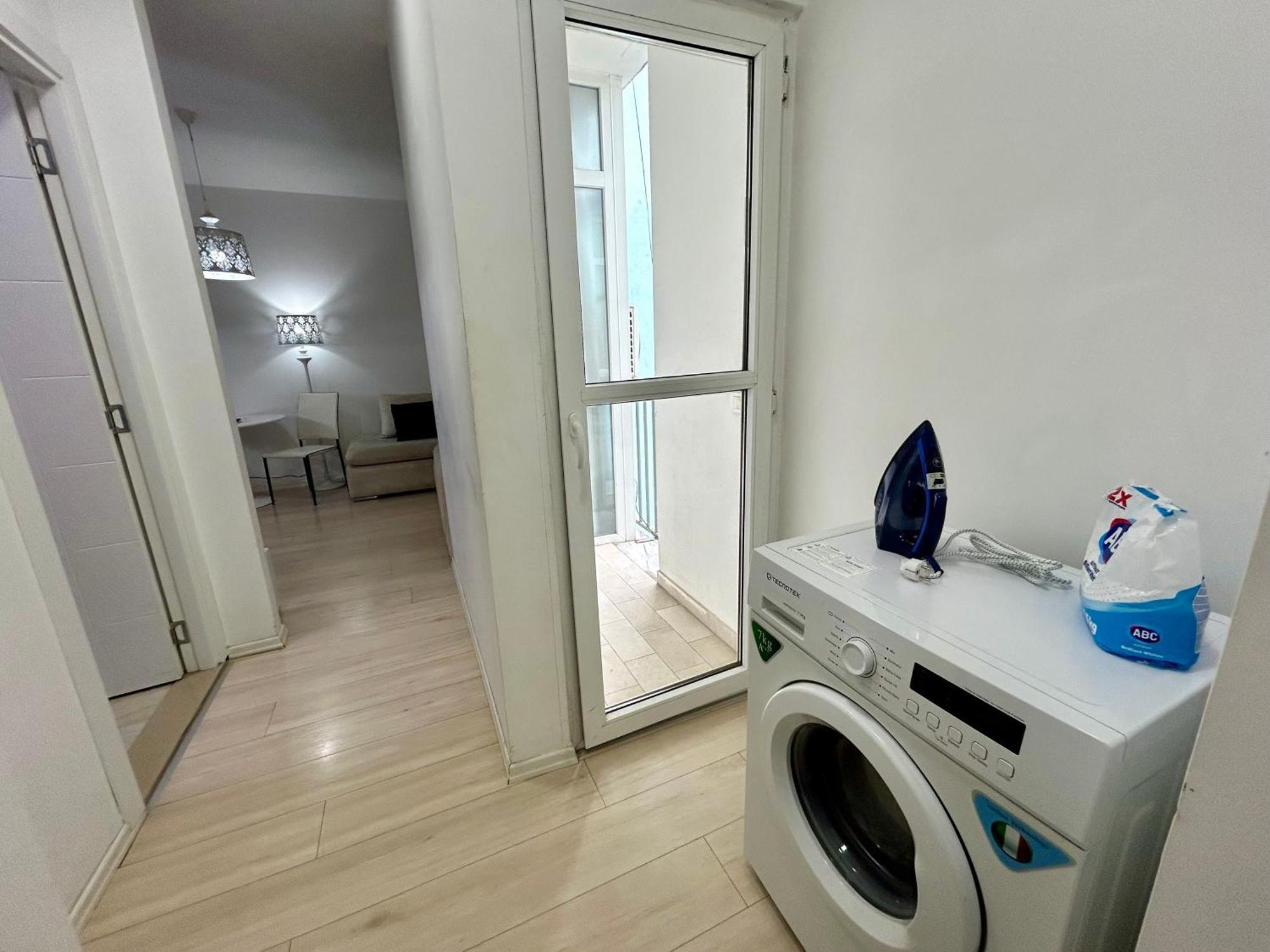 A&X Lovely And Central Apartment - 24H Self Check-In تيرانا المظهر الخارجي الصورة