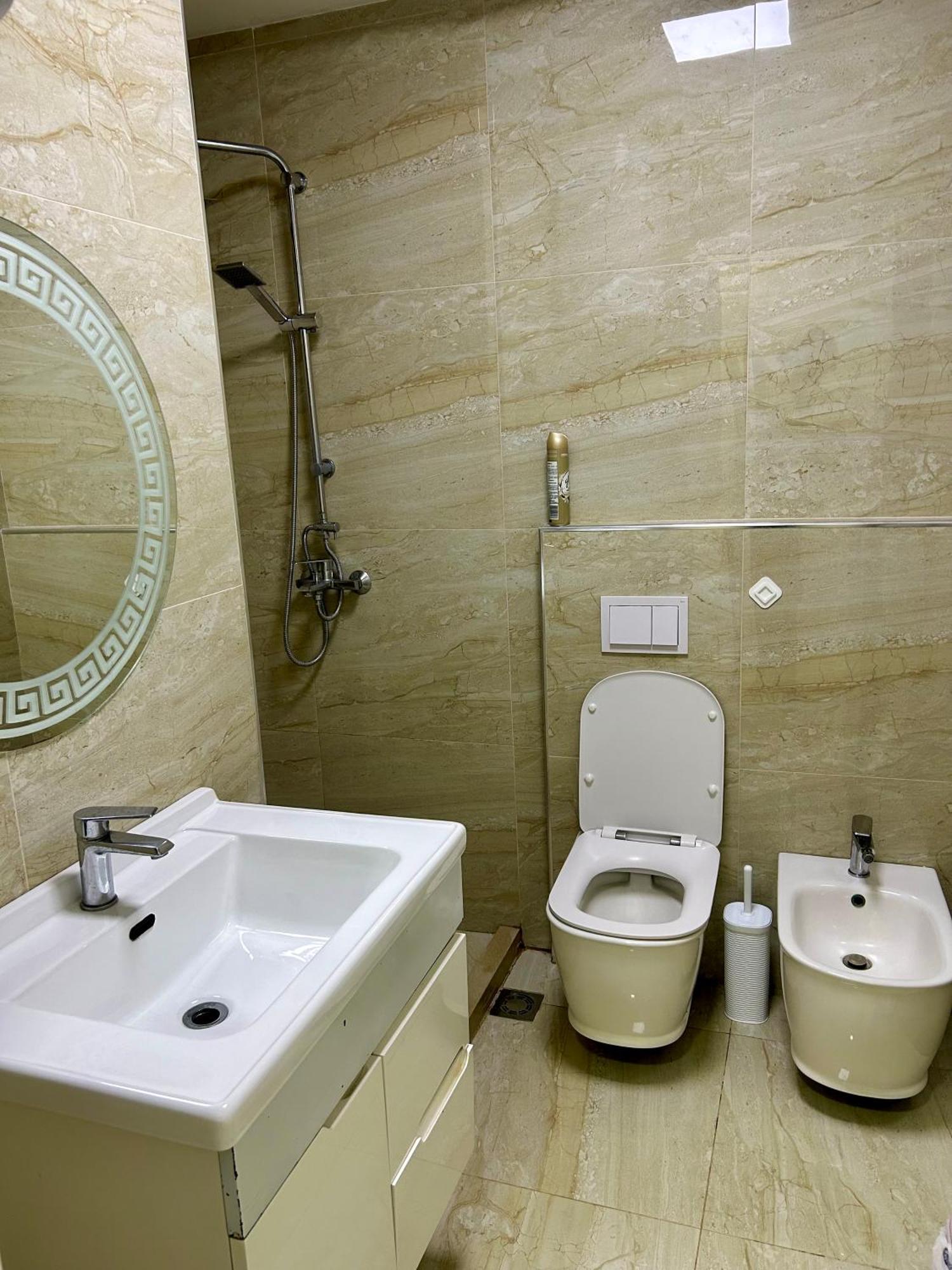 A&X Lovely And Central Apartment - 24H Self Check-In تيرانا المظهر الخارجي الصورة