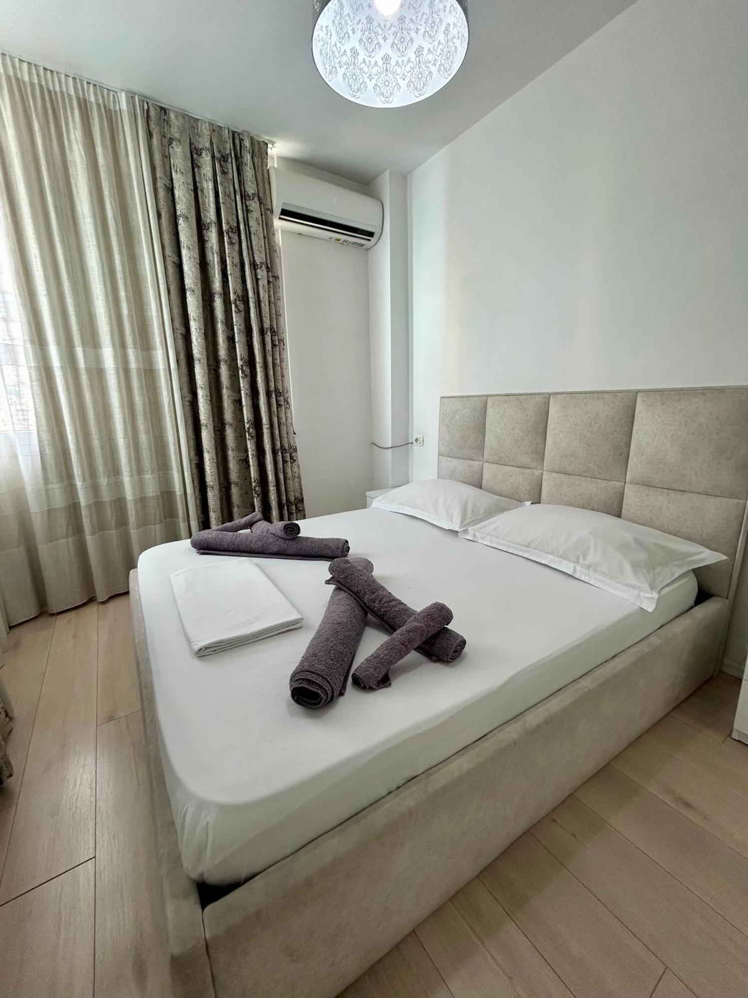 A&X Lovely And Central Apartment - 24H Self Check-In تيرانا المظهر الخارجي الصورة