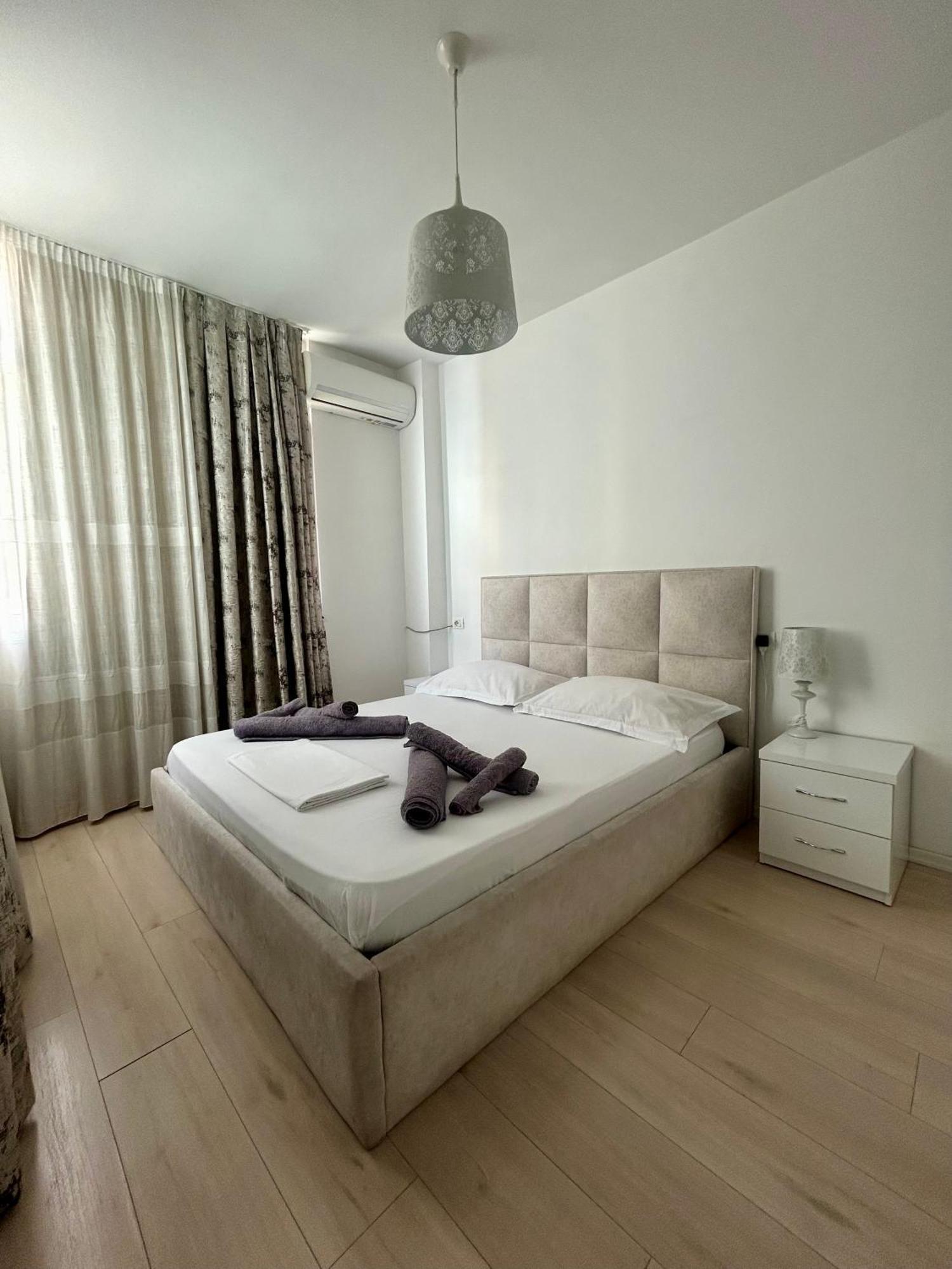 A&X Lovely And Central Apartment - 24H Self Check-In تيرانا المظهر الخارجي الصورة