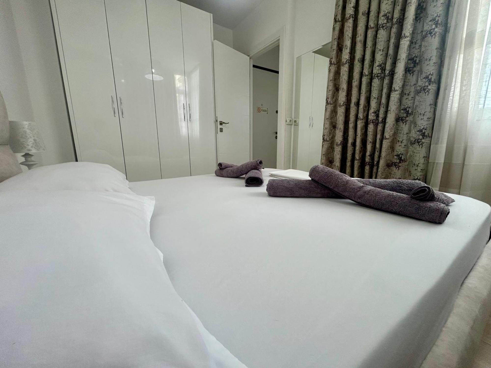 A&X Lovely And Central Apartment - 24H Self Check-In تيرانا المظهر الخارجي الصورة