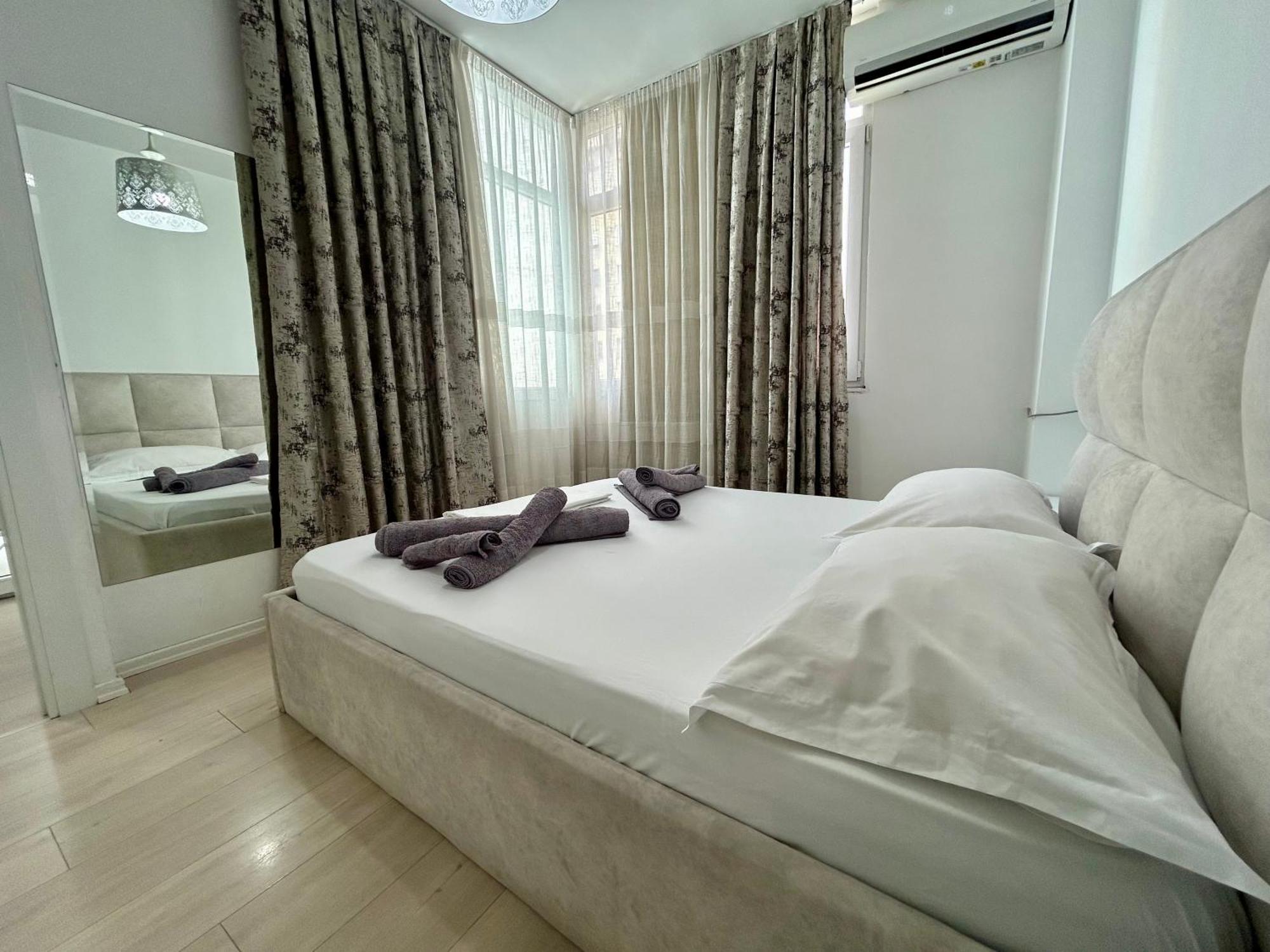 A&X Lovely And Central Apartment - 24H Self Check-In تيرانا المظهر الخارجي الصورة
