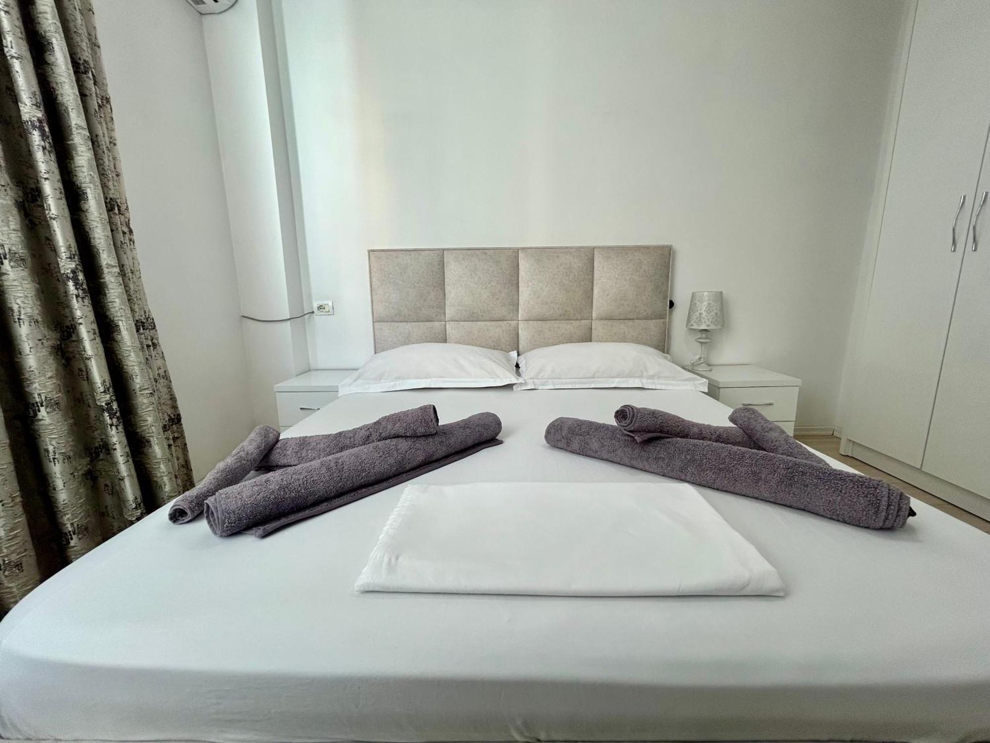 A&X Lovely And Central Apartment - 24H Self Check-In تيرانا المظهر الخارجي الصورة